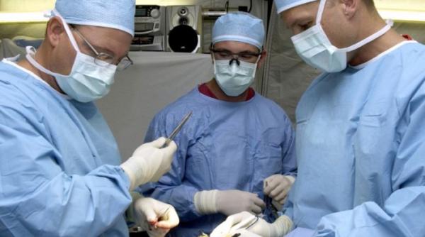 medic de la marie curie agresat in cabinet de apar inatori