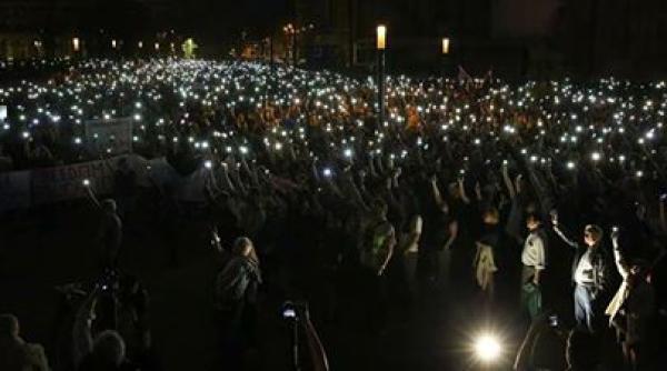 proteste zeci de mii de oameni in strada sondaj dcnews 75 586 de romani au raspuns
