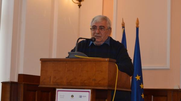 adunarea poe ilor i a spectactorilor craioveni