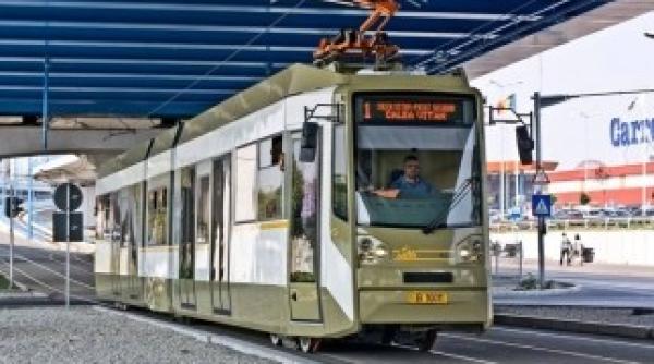 haos in bucure ti un tramvai blocheaza linia