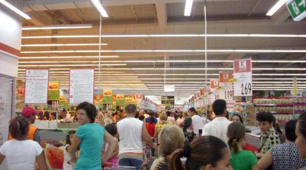 kaufland clien i epui i din gre eala noroc ca macar ne canta asta e ara mea jur ca i minunata