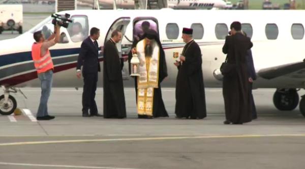 sfanta lumina de la ierusalim adusa in romania de sfintele pa ti