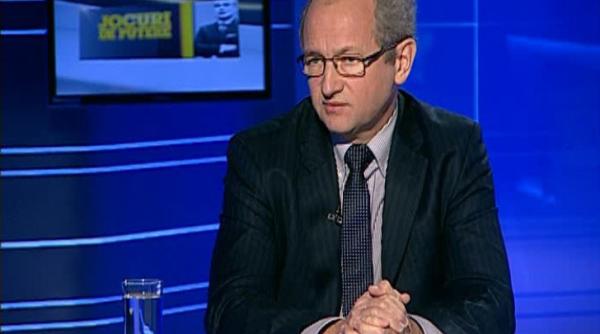 dan puric romania s a impar it in doua ape