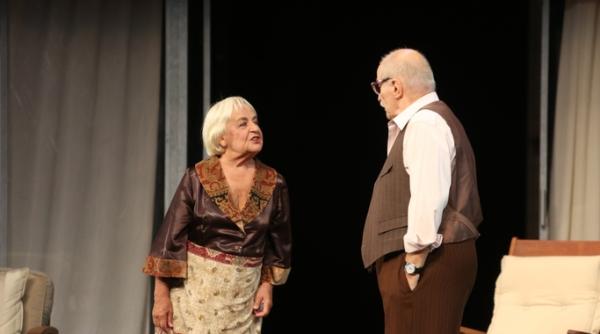 incalziti va sufletele cu teatru