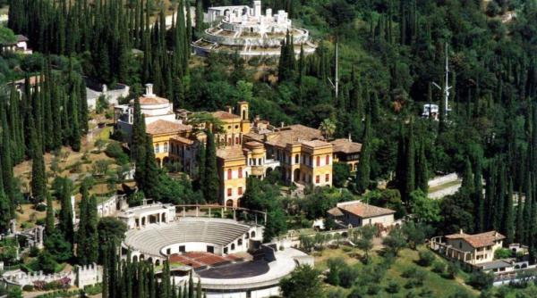 il vittoriale refugiul lui d annunzio intre cer si apa intre oglinzile modei literaturii muzicii si baletului