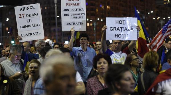 protestatarii din pia a victoriei gafa e ti prost du te acasa