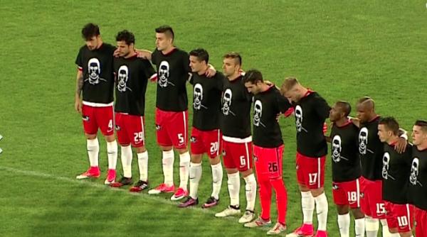 dinamo cfr cluj live score gest revoltator al fanilor clujeni in momentul de reculegere pentru patrick ekeng