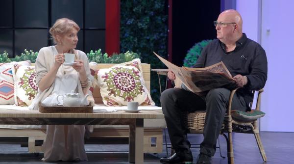 totul e relativ de alan ayckbourn in regia lui felix alexa