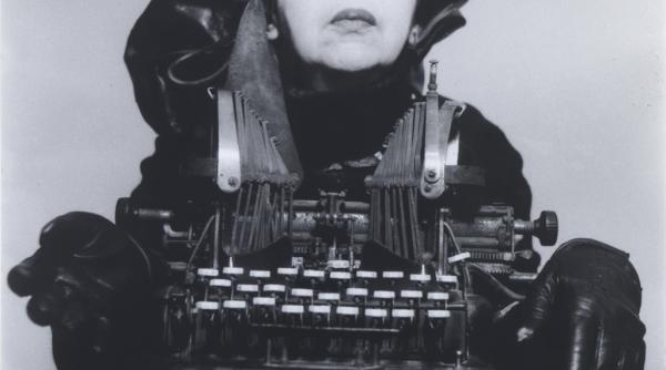 geta bratescu si imaginarul mai presus de privire la bienala de la vene ia cel mai important eveniment de diploma ie culturala al romaniei