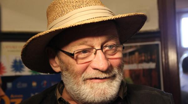 publicul catalan se intalne te cu poe ii ion mure an i ioan es pop