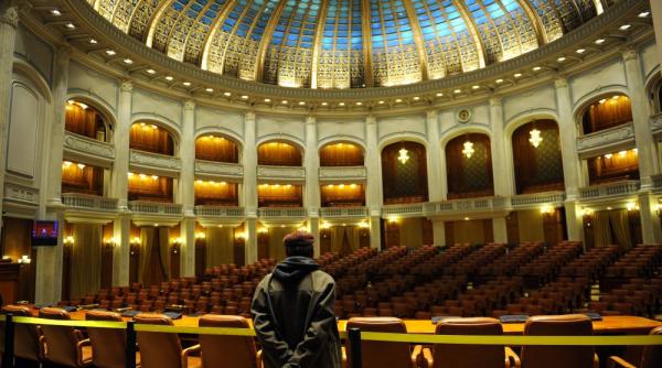 copiii sunt a tepta i la parlament se deschid ni te u i inchise de obicei