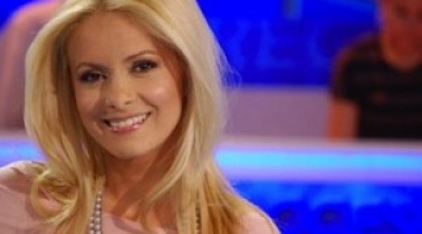 simona gherghe mamica prima fotografie cu bebelu ul