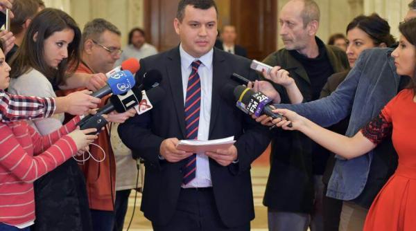 tomac intrebat cine a sus inut o televiziune aud pentru prima data acest lucru