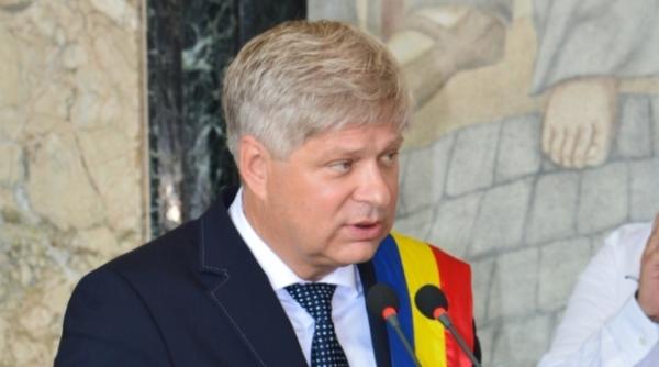 daniel tudorache vulpile blocheaza un cartier intreg