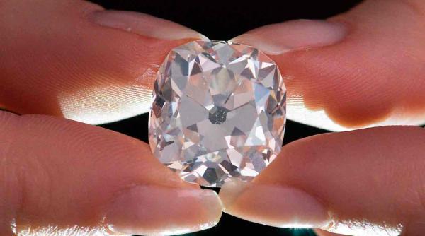 inel cumparat de la un targ vandut pentru o suma uriasa