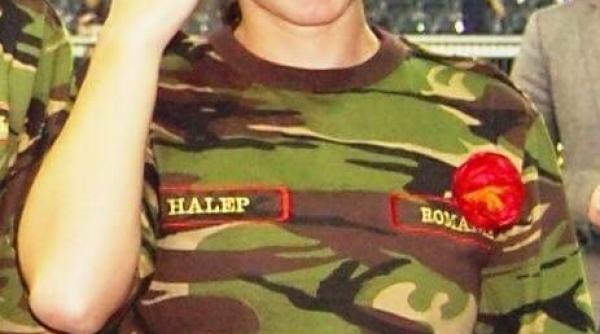 simona halep in uniforma militara avem onoarea sa te salutam