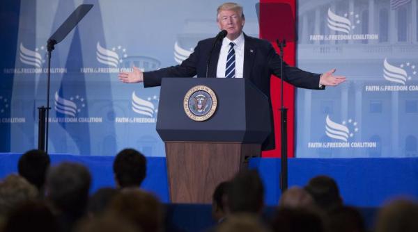 scandal in sua trump asasinat intr o piesa de teatru