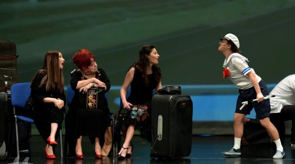 domnul goe si ai lui in gradina tvr