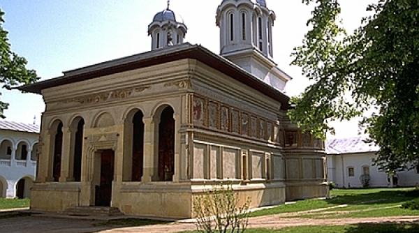 hram la manastirea caldarusani