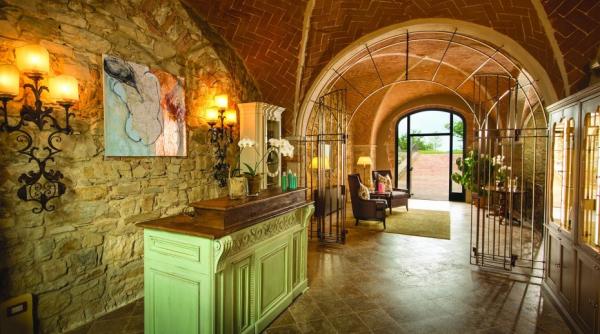 castelul blomberg renovat i introdus in circuitul cultural