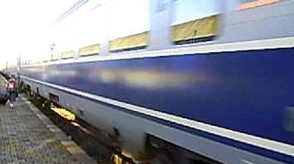 un tren de mare viteza a circulat in premiera luni