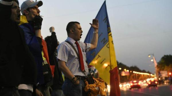 rezist suna adunarea