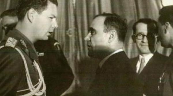 reinstaurarea monarhiei mi carea pentru regat i coroana seizarea la parchetul general impotriva legitimita ii republicii