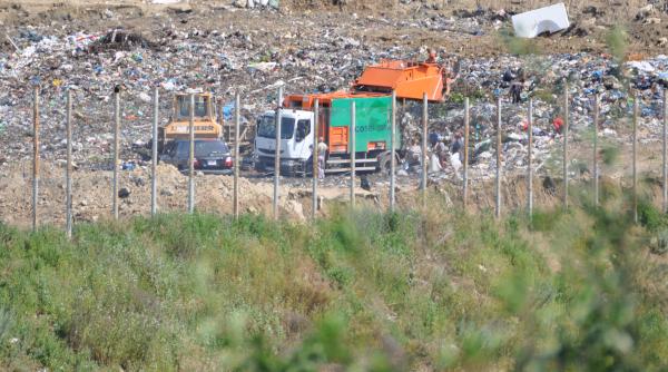 incendiu periculos la groapa de gunoi glina care a pus in pericol sanatatea comunita ii locale din glina i pope ti leordeni