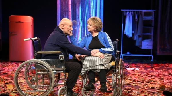 sfar it de stagiune la tnb i pregatiri pentru noi premiere in toamna