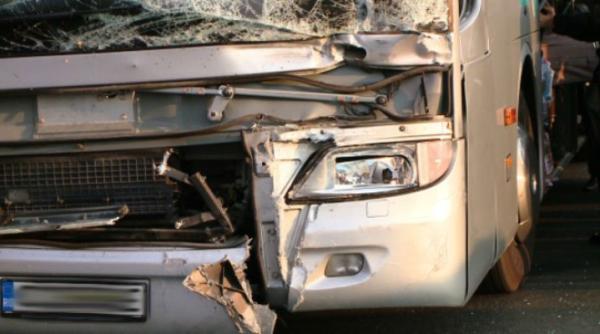 accident predeal intre trei autovehicule dn1 blocat pe un sens