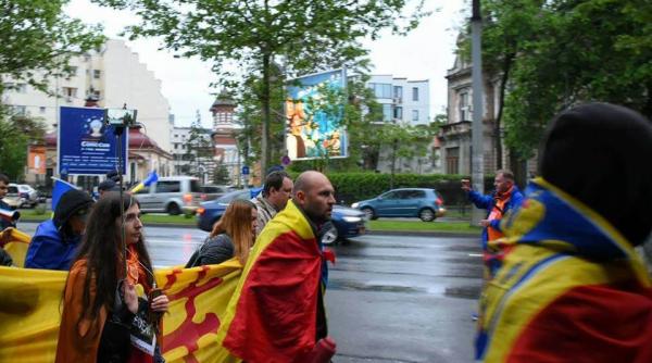 situa ie halucinanta cu dide celebru protestatar a a am inceput sa in eleg mi carile din spate
