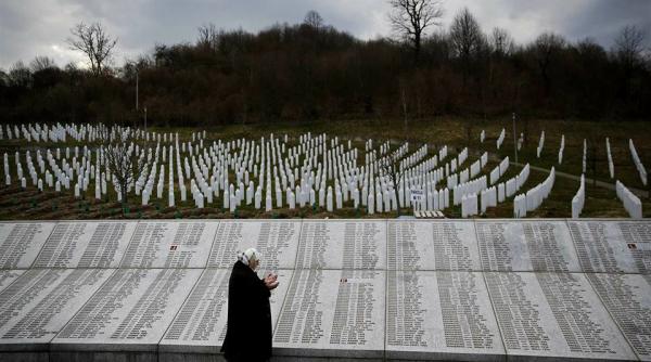 masacrul de la srebrenica 22 de ani mii de musulmani extermina i