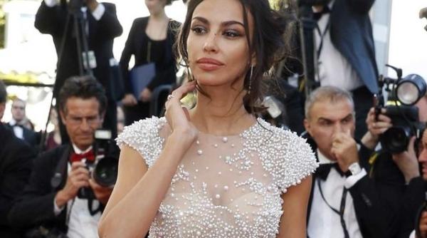 madalina ghenea apari ie in costum de baie