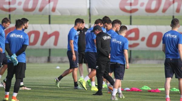 fc viitorul apoel nicosia in turul iii preliminar al champions league