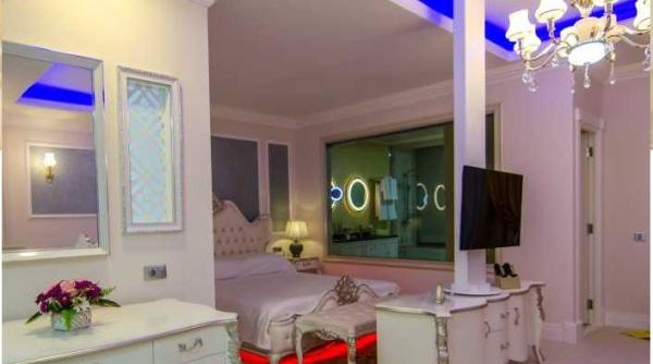 phoenicia royal cel mai nou hotel de pe litoral ironie pe facebook un regal