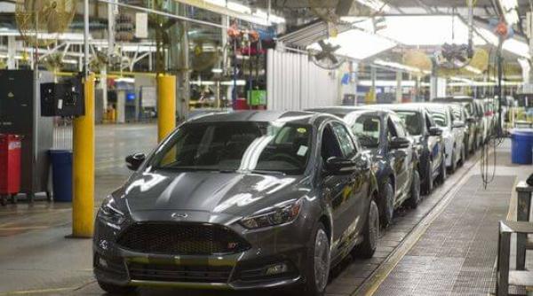 ford opre te produc ia modelului b max i face noi angajari