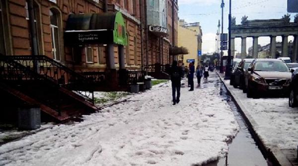 sankt petersburg acoperit de ghea a in miezul verii video