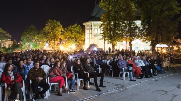 incepe filmul de piatra cu cele mai bune pelicule din ultimul an muzica live