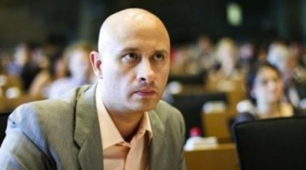 bodu revolta dupa mesajele despre denisa manelista frustra i plini de ura snobi parveni i