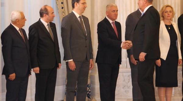 klaus iohannis i adrian u uianu discu ii privind planul de inzestrare al armatei