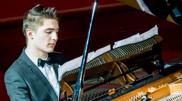 pianistul andrei anghel la st martin in the fields