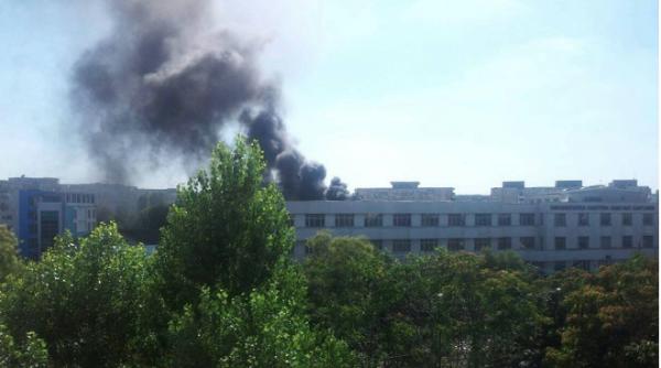 incendiu la o universitate din capitala