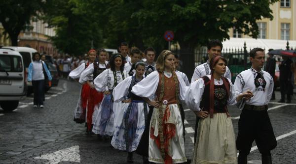 o fastuoasa intalnire a sa ilor la sibiu sub moto ul in lume acasa cu inima in transilvania