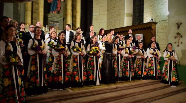 corul na ional de camera madrigal concerteaza in cadrul festivalului classics for pleasure