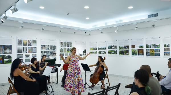 necuviin a recital de poezie cu acompaniament muzical cu irina movila andrei cavassi i catalin ene