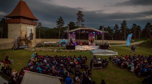 aplauze la scena deschisa i 7 000 de spectatori la festivalul de film i istorii ra nov