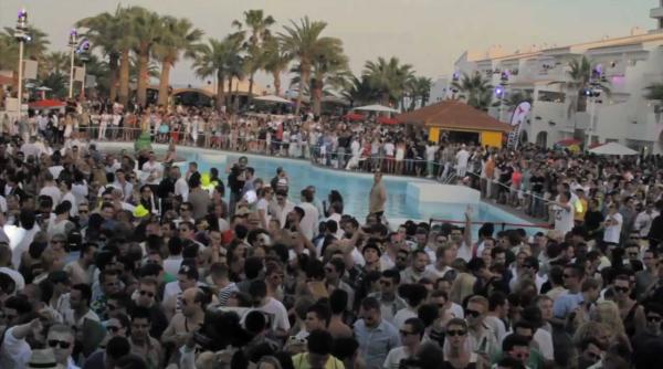ibiza fara locuin e un nou protest impotriva turi tilor