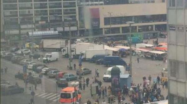 atac finlanda mai mul i oameni injunghia i intr o pia a