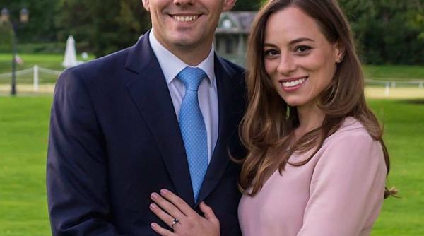 casa regala prima reac ie la decizia lui nicolae de a se casatori