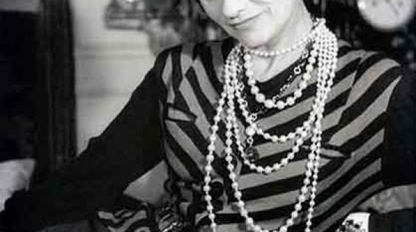 coco chanel legenda si viata o avalansa de iubiri de deziluzii in compania unor mari personalitati